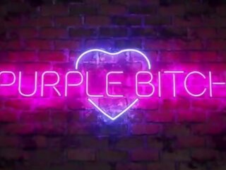 Cosplay ponia turi pirmas seksas klipas su a ventiliatorius iki purple išgalvotas moteris